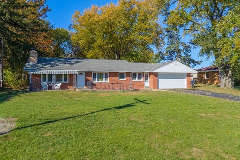 Tiny photo for 1006 Maple Hill Road, Bloomington, IL 61705 (MLS # 12506557)