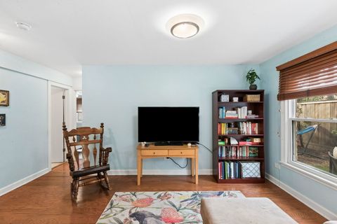 Tiny photo for 1414 Elmwood Avenue #1G, Evanston, IL 60201 (MLS # 12598650)