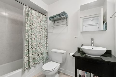 Tiny photo for 1414 Elmwood Avenue #1G, Evanston, IL 60201 (MLS # 12598650)
