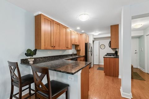 Tiny photo for 1414 Elmwood Avenue #1G, Evanston, IL 60201 (MLS # 12598650)