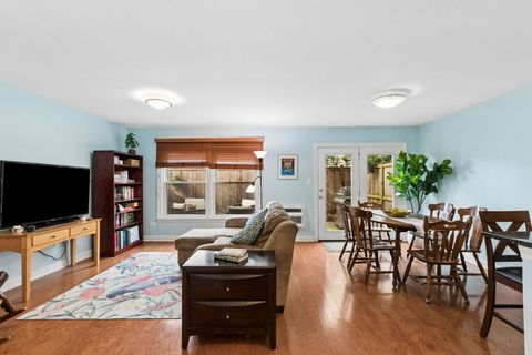 Tiny photo for 1414 Elmwood Avenue #1G, Evanston, IL 60201 (MLS # 12598650)