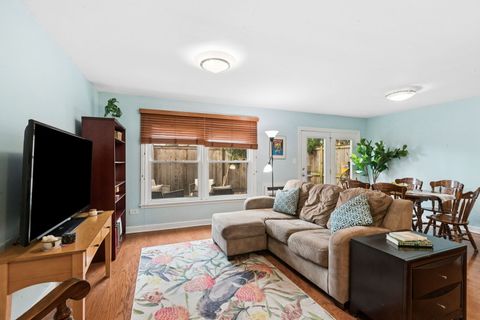Tiny photo for 1414 Elmwood Avenue #1G, Evanston, IL 60201 (MLS # 12598650)