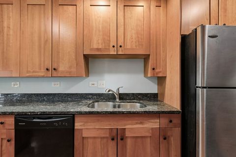 Tiny photo for 1414 Elmwood Avenue #1G, Evanston, IL 60201 (MLS # 12598650)