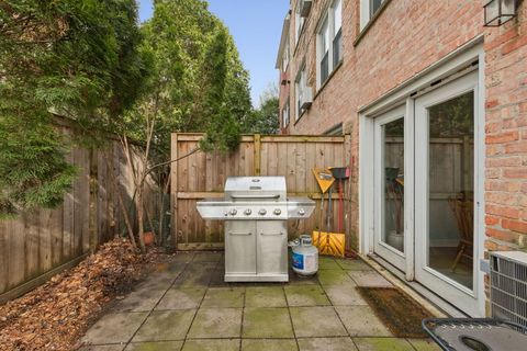 Tiny photo for 1414 Elmwood Avenue #1G, Evanston, IL 60201 (MLS # 12598650)