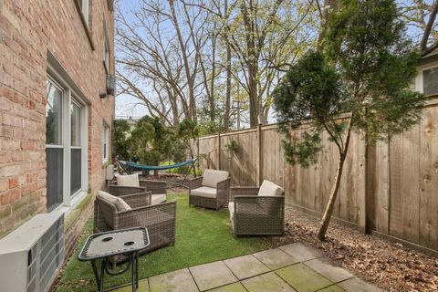 Tiny photo for 1414 Elmwood Avenue #1G, Evanston, IL 60201 (MLS # 12598650)