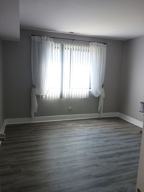 Tiny photo for 9330 HAMILTON Court #E, Des Plaines, IL 60016 (MLS # 12500475)