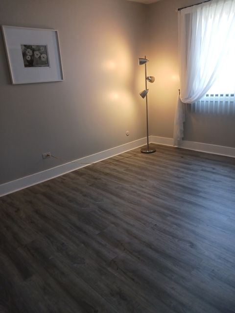 Tiny photo for 9330 HAMILTON Court #E, Des Plaines, IL 60016 (MLS # 12500475)