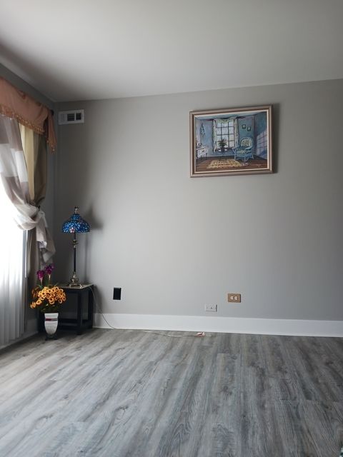Tiny photo for 9330 HAMILTON Court #E, Des Plaines, IL 60016 (MLS # 12500475)