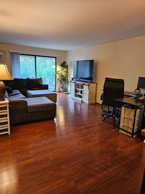 Tiny photo for 931 W Arquilla Drive #415, Glenwood, IL 60425 (MLS # 12376275)