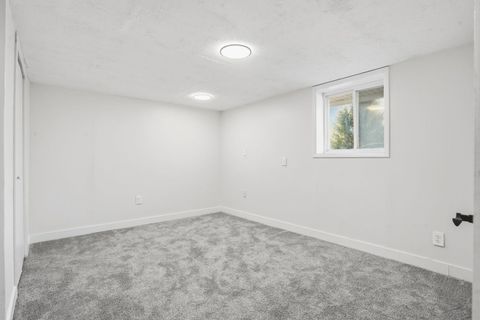 Tiny photo for 4153 Greenbrier Drive, Bettendorf, IA 52722 (MLS # 12557756)