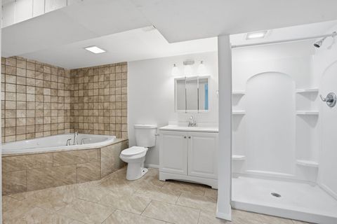 Tiny photo for 4153 Greenbrier Drive, Bettendorf, IA 52722 (MLS # 12557756)