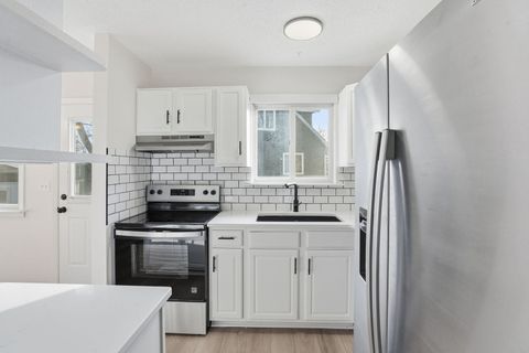 Tiny photo for 4153 Greenbrier Drive, Bettendorf, IA 52722 (MLS # 12557756)