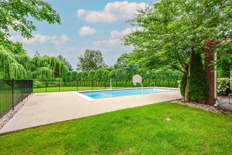 Tiny photo for 151 Palmer Circle, Vernon Hills, IL 60061 (MLS # 12734691)