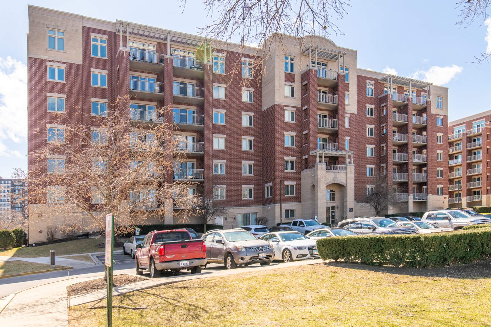 8727 W Bryn Mawr Avenue 507
