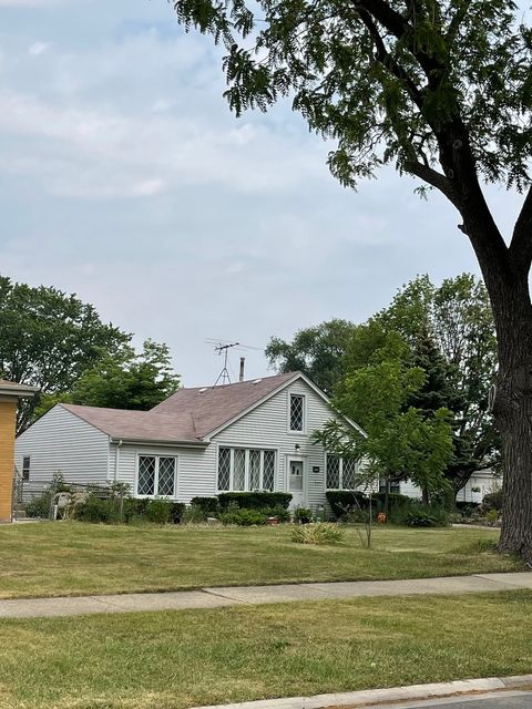 A home in Schiller Park