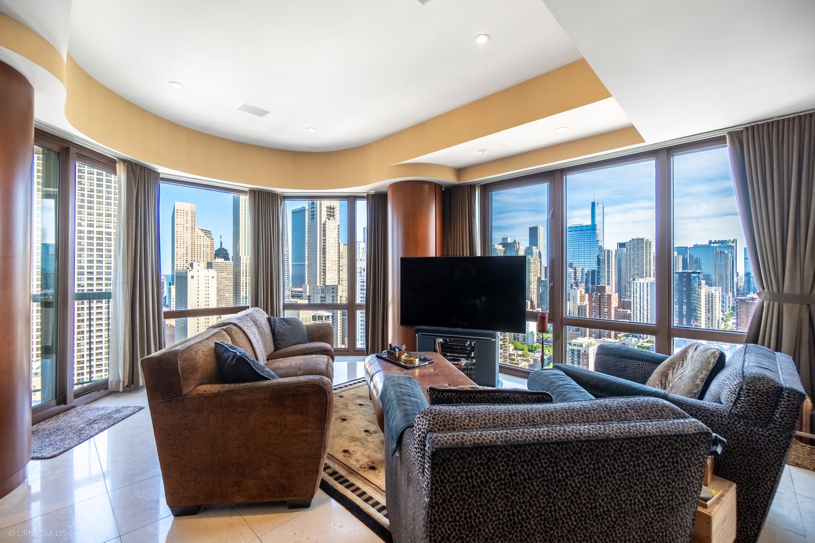 111 W Maple Street 3402-3404