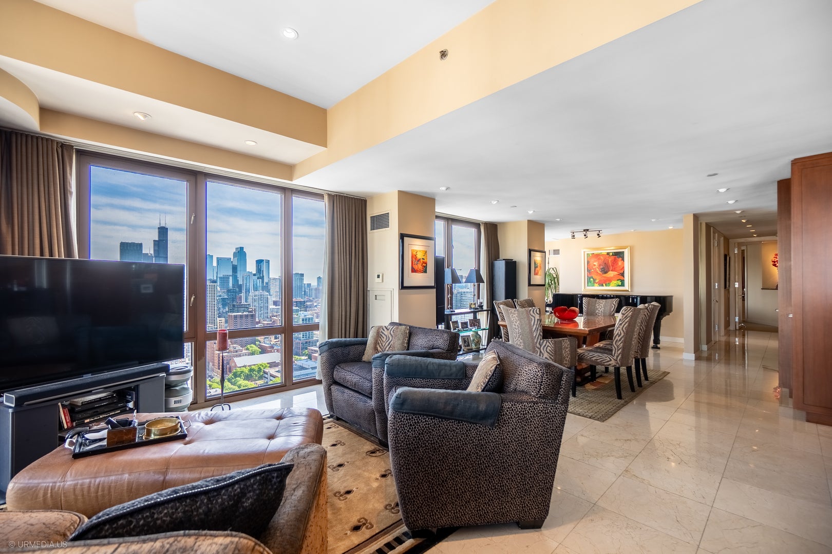 111 W Maple Street 3402-3404