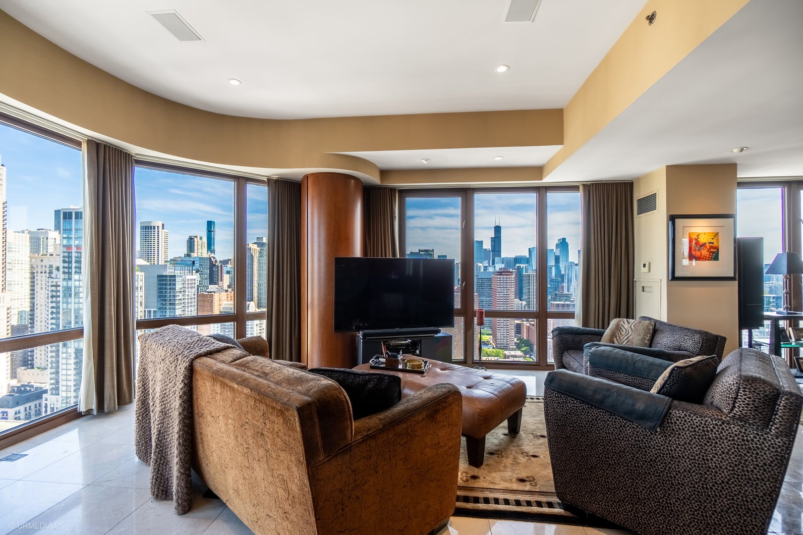 111 W Maple Street 3402-3404
