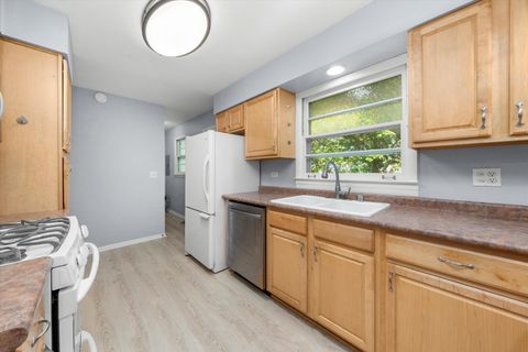 Tiny photo for 824 Oxford Street, Downers Grove, IL 60516 (MLS # 12509641)