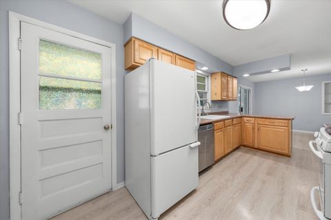 Tiny photo for 824 Oxford Street, Downers Grove, IL 60516 (MLS # 12509641)