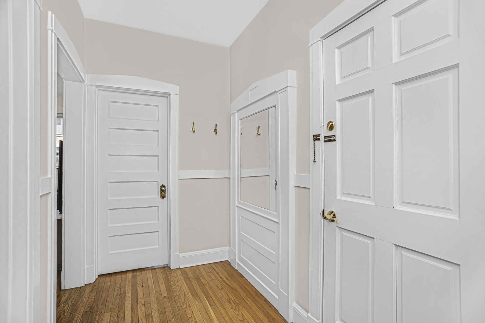 637 W Armitage Avenue 1