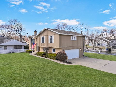 Tiny photo for 3000 Miller Drive, McHenry, IL 60050 (MLS # 12435861)