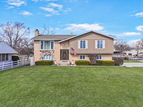 Photo of 3000 Miller Drive, McHenry, IL 60050 (MLS # 12435861)