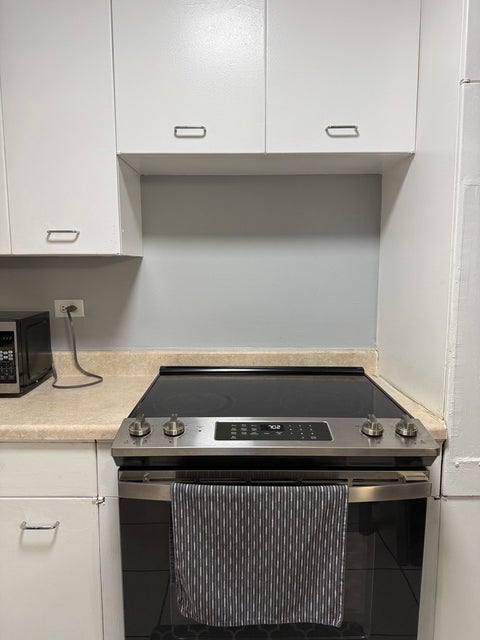 Tiny photo for 6301 N Sheridan Road #9M, Chicago, IL 60660 (MLS # 12670326)
