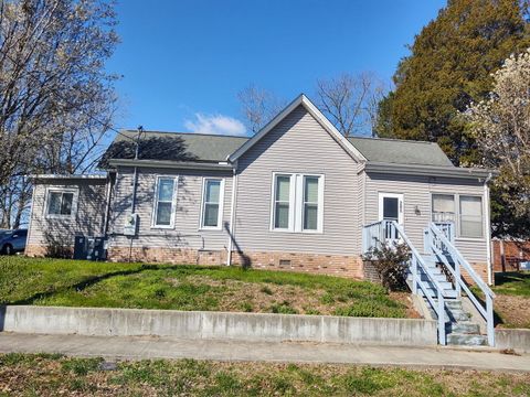 Photo of 201 South 4th Street, Vienna, IL 62995 (MLS # 12593442)