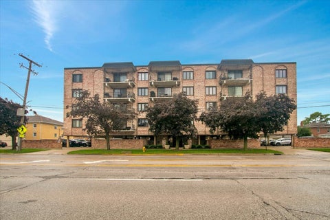 Tiny photo for 7525 W Lawrence Avenue #505, Harwood Heights, IL 60706 (MLS # 12762161)