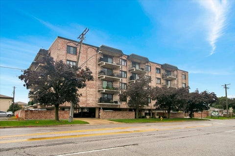 Photo of 7525 W Lawrence Avenue #505, Harwood Heights, IL 60706 (MLS # 12762161)
