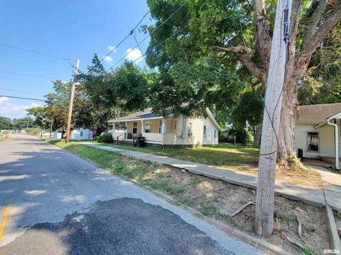 Tiny photo for 410 N UNIVERSITY Street, Carbondale, IL 62901 (MLS # EB459140)