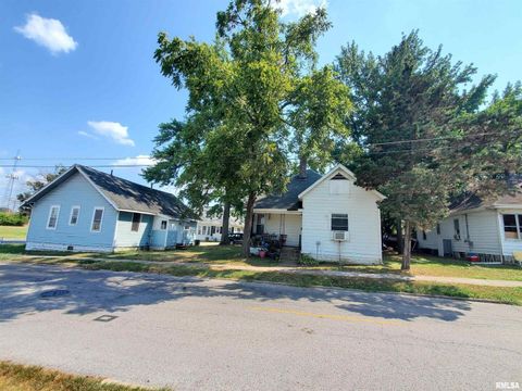 Tiny photo for 410 N UNIVERSITY Street, Carbondale, IL 62901 (MLS # EB459140)