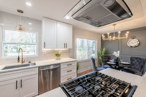 Tiny photo for 719 Webster Street, Algonquin, IL 60102 (MLS # 12585050)