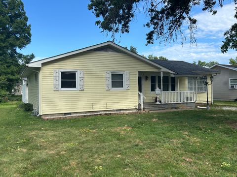 Photo of 11 Holiday Terrace, Centralia, IL 62801 (MLS # 12682360)