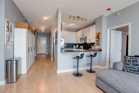 Tiny photo for 1629 S Prairie Avenue #2509, Chicago, IL 60616 (MLS # 12530456)