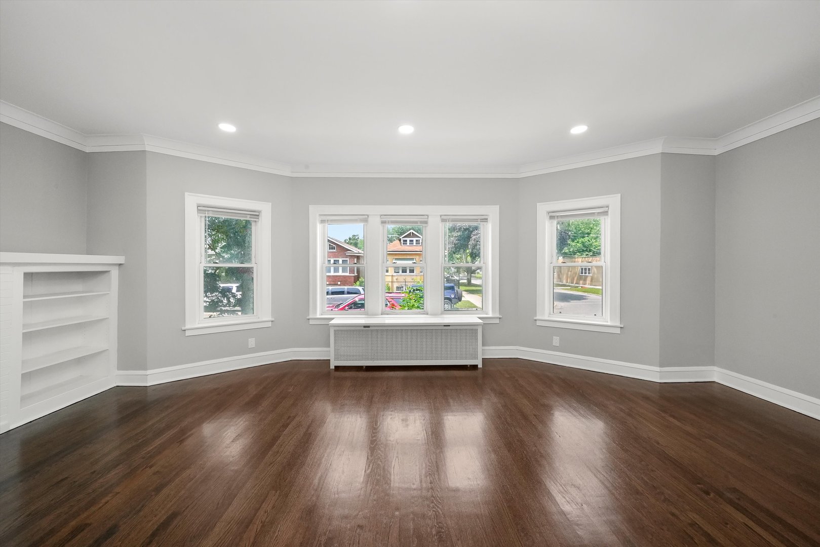 8101 S Kimbark Avenue