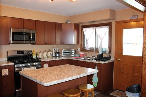 Tiny photo for 318 Marshall Road, Bensenville, IL 60106 (MLS # 12484743)