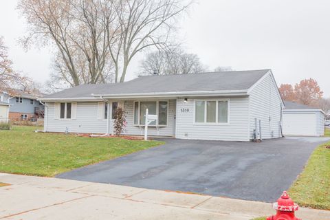 Tiny photo for 1310 SOMERSET Lane, Schaumburg, IL 60193 (MLS # 12521781)