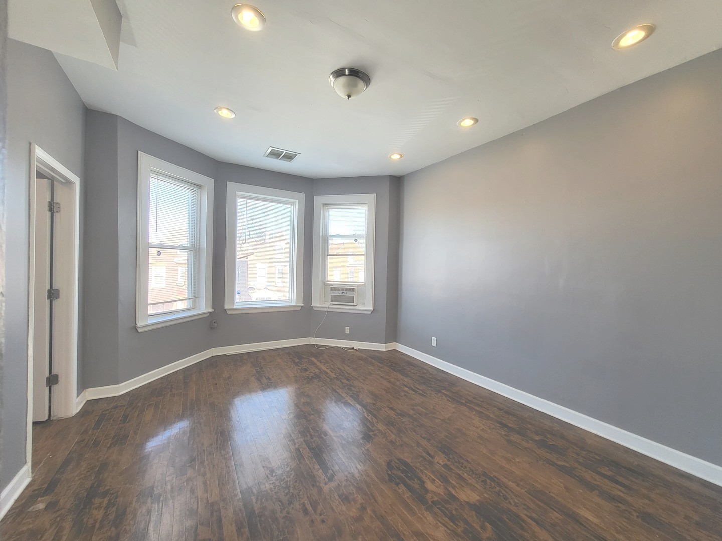 4219 W Cullerton Street