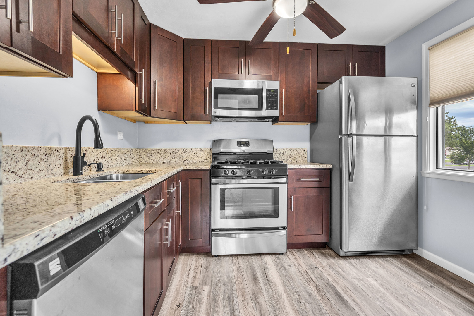225 BARCLIFFE Lane 225