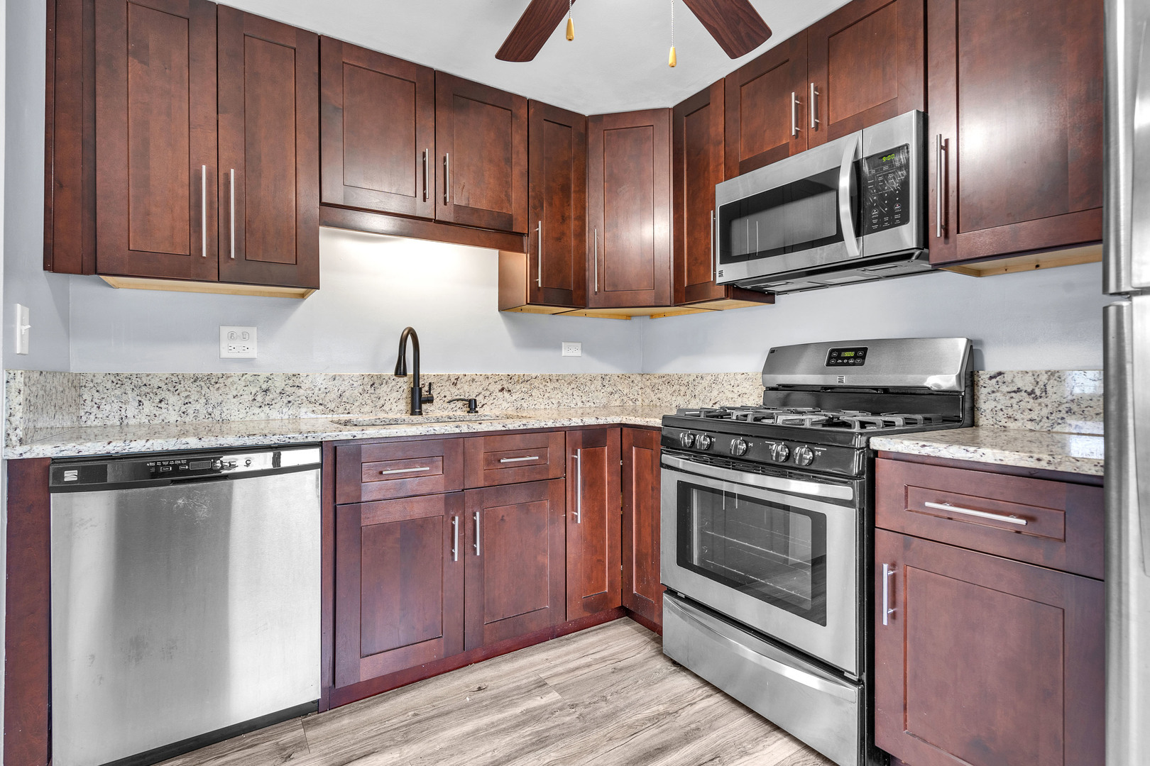 225 BARCLIFFE Lane 225