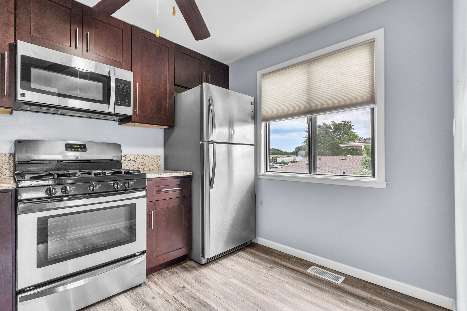 225 BARCLIFFE Lane 225