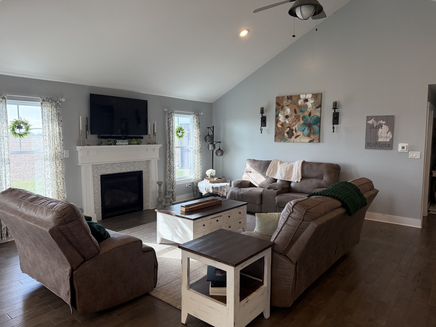735 Peacock Place