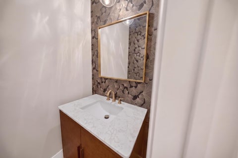 Tiny photo for 1406 W Cuyler Avenue #1, Chicago, IL 60613 (MLS # 12676039)