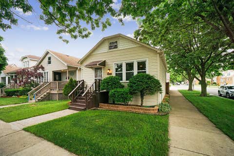 Tiny photo for 5758 N Moody Avenue, Chicago, IL 60646 (MLS # 12667164)