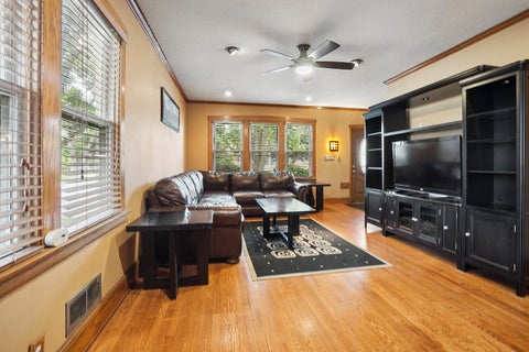 Tiny photo for 5758 N Moody Avenue, Chicago, IL 60646 (MLS # 12667164)