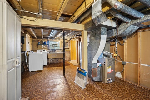 Tiny photo for 5758 N Moody Avenue, Chicago, IL 60646 (MLS # 12667164)