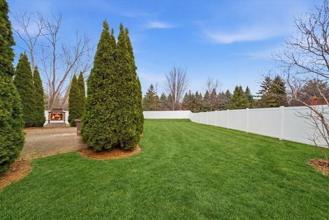 Tiny photo for 217 Sunbury Drive, St. Charles, IL 60175 (MLS # 12634462)