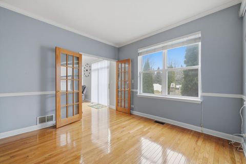 Tiny photo for 217 Sunbury Drive, St. Charles, IL 60175 (MLS # 12634462)